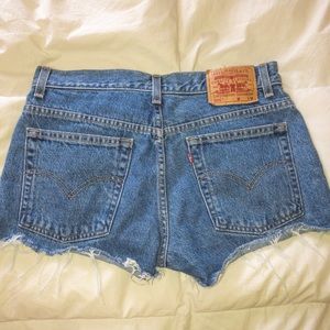 ⭐️ Levi denim shorts
